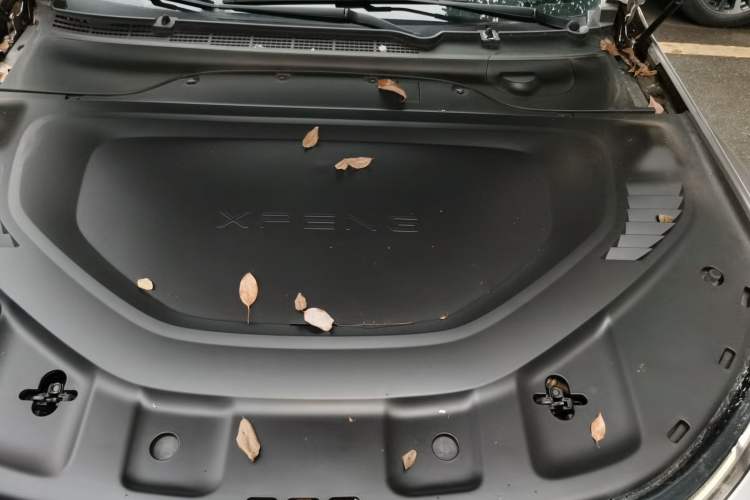 Used XPeng P7 2023 P7i 702 Pro Engine Bay Left