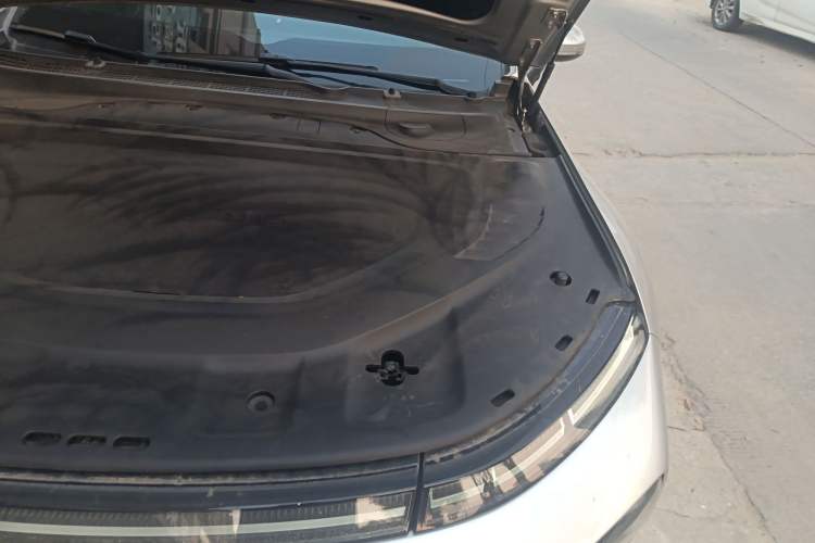 Used XPeng P7 2023 P7i 702 Pro Engine Bay Left