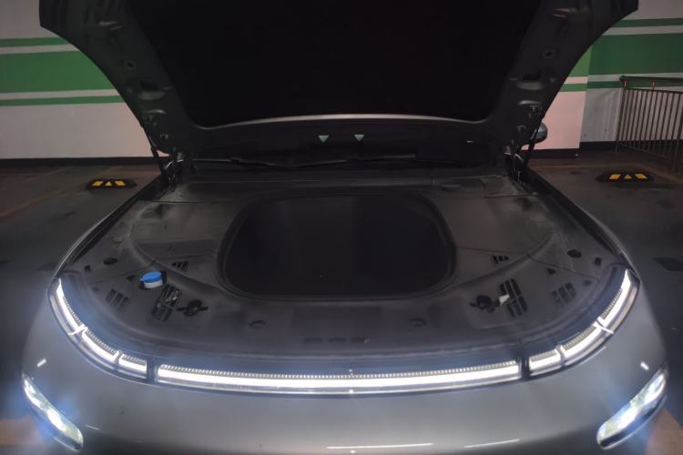 Used XPeng P7 2023 586E Engine Bay