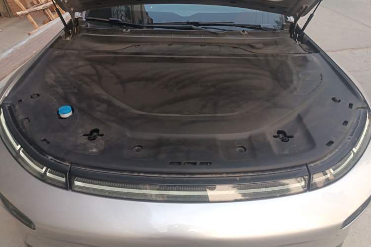Used XPeng P7 2023 P7i 702 Pro Engine Bay