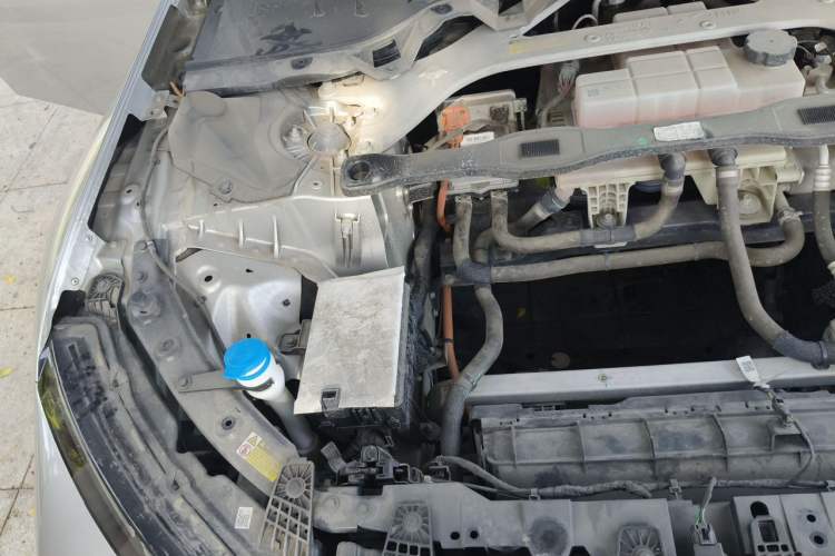Used XPeng P7 2023 P7i 702 Pro Engine Bay Right