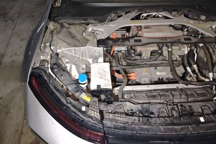 Used XPeng P7 2023 P7i 610 Max Performance Edition Engine Bay Right