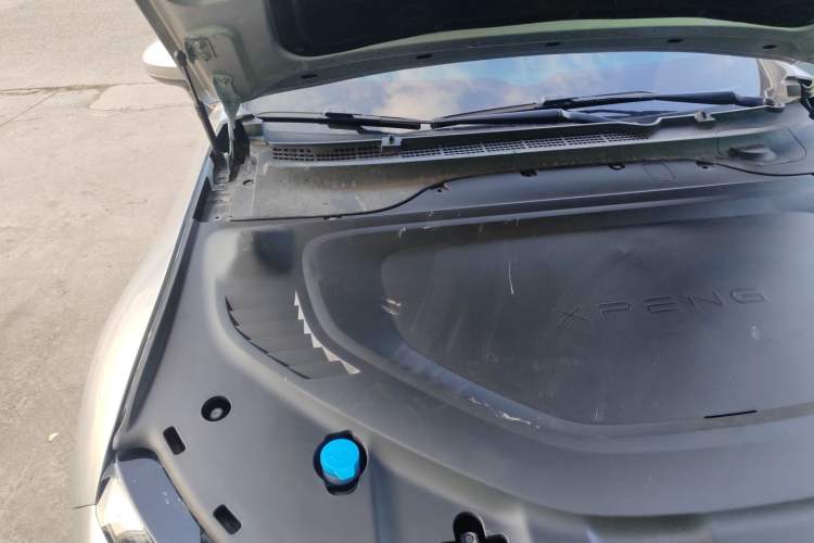 Used XPeng P7 2023 P7i 702 Pro Engine Bay Right