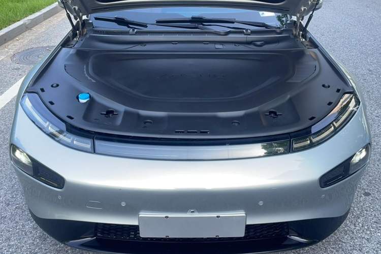 Used XPeng P7 2023 P7i 702 Pro Engine Bay