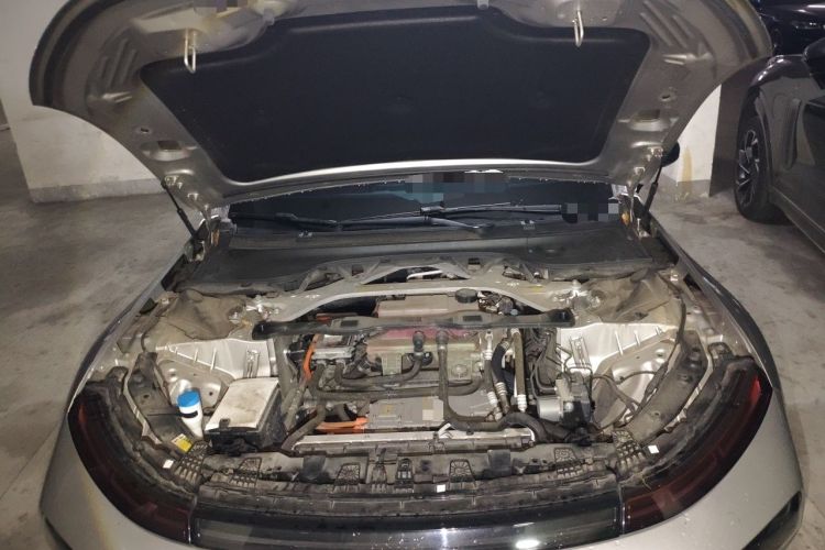 Used XPeng P7 2023 P7i 610 Max Performance Edition Engine Bay