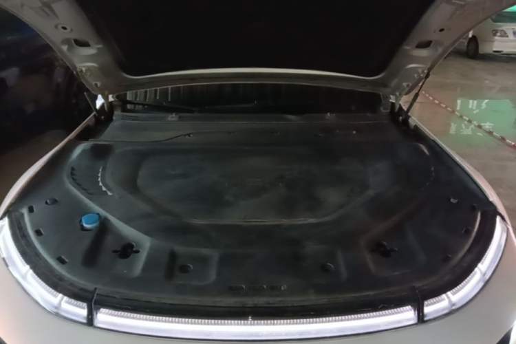 Used XPeng P7 2023 P7i 702 Pro Engine Bay
