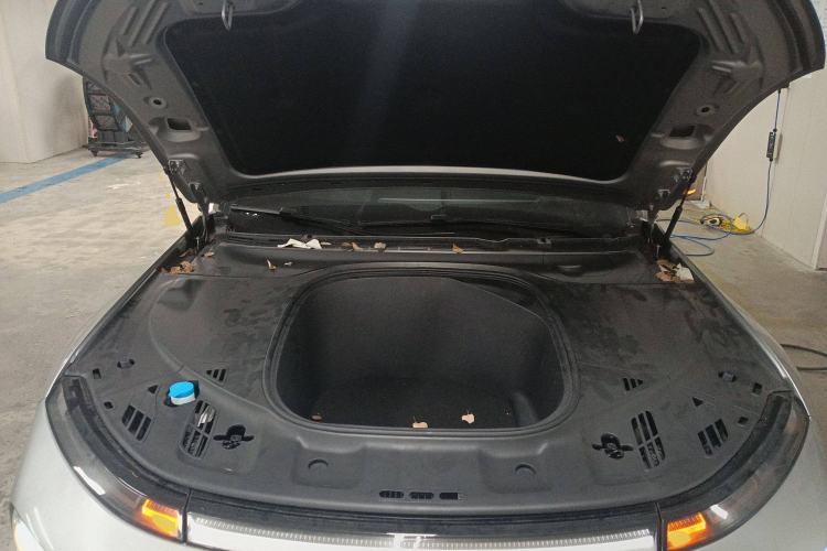 Used XPeng P7 2023 586E Engine Bay