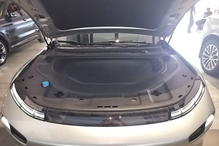 Used XPeng P7 2023 P7i 702 Max Engine Bay