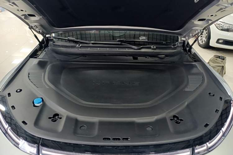Used XPeng P7 2023 P7i 702 Pro Engine Bay