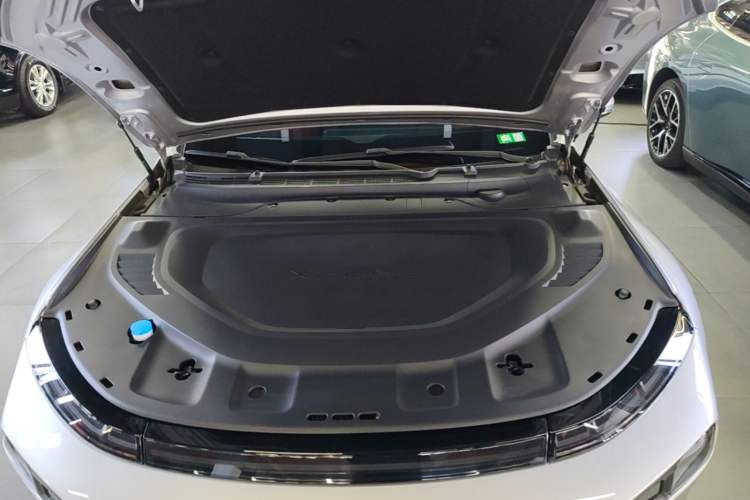 Used XPeng P7 2023 P7i 702 Pro Engine Bay