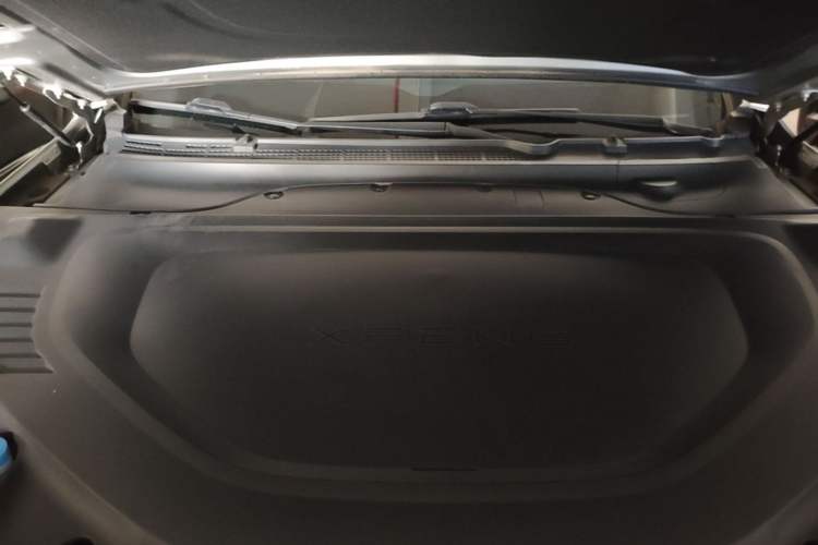 Used XPeng P7 2023 P7i 702 Pro Engine Bay