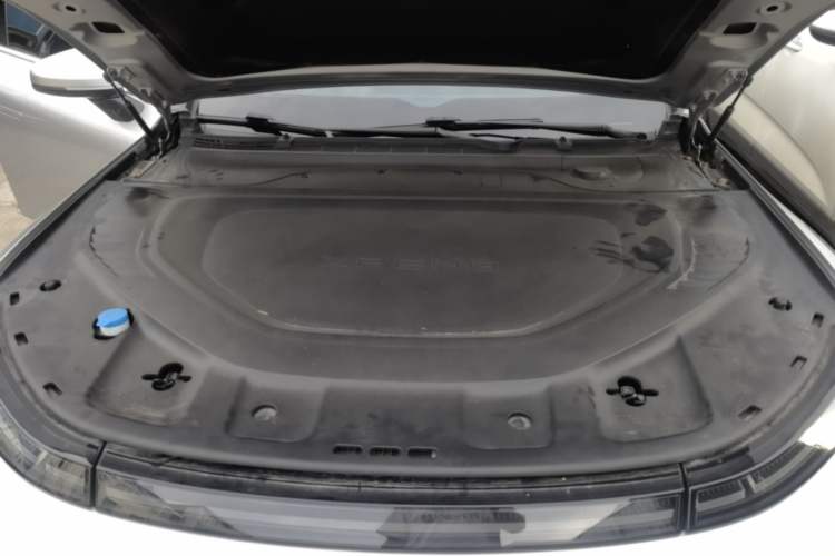 Used XPeng P7 2023 P7i 702 Pro Engine Bay