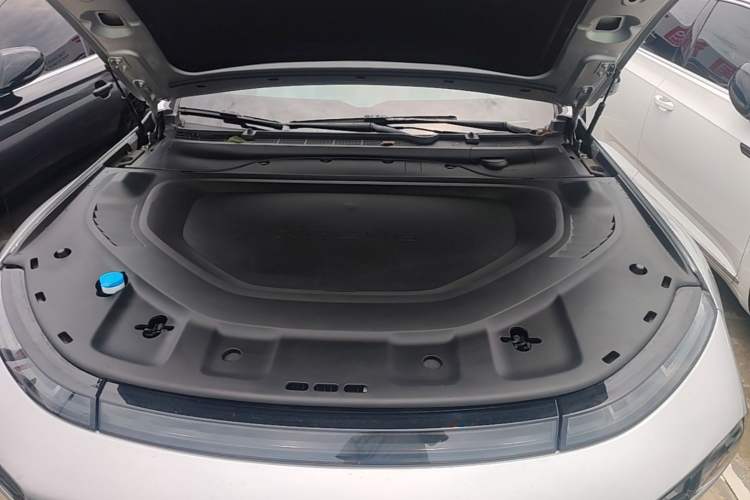 Used XPeng P7 2023 P7i 702 Pro Engine Bay