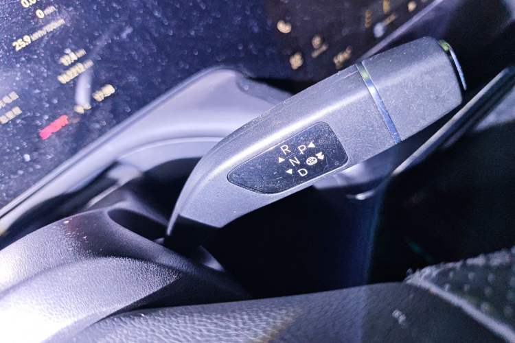 Used XPeng P7 2023 P7i 610 Max Performance Edition Gear Lever