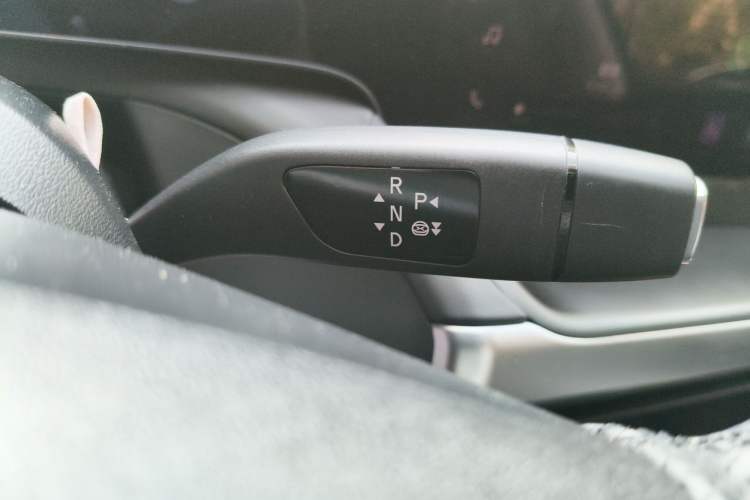 Used XPeng P7 2023 586E Gear Lever