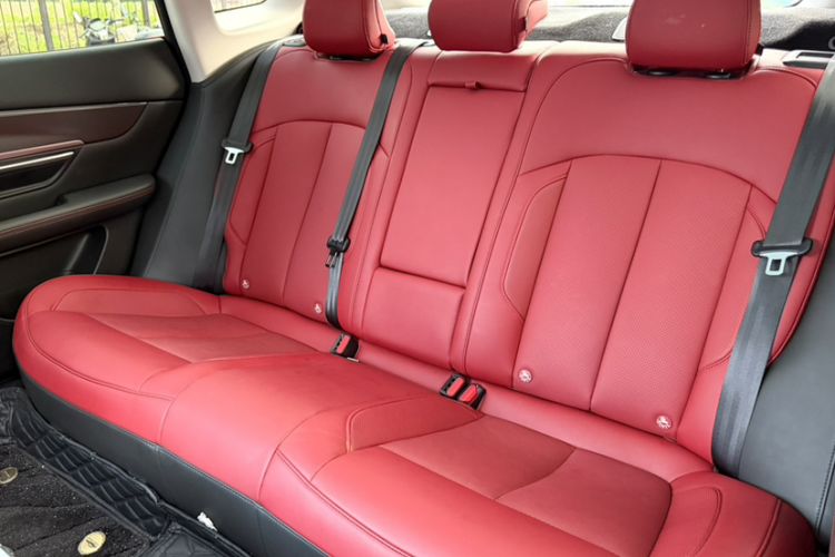 Used XPeng P7 2023 P7i 702 Pro Interior 11