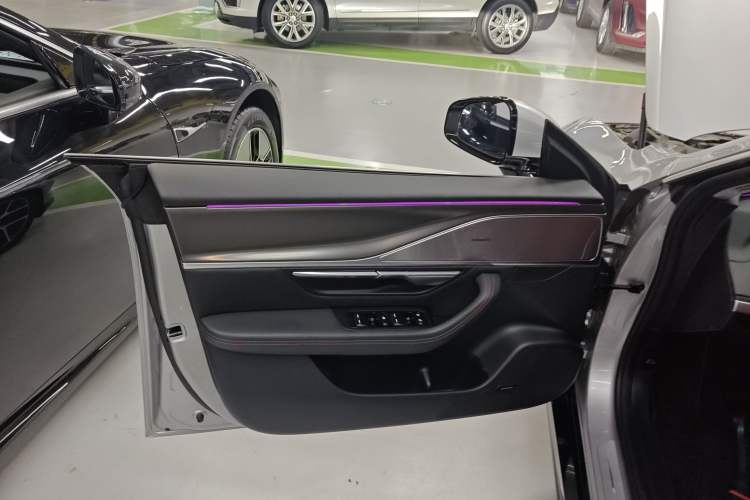Used XPeng P7 2023 P7i 702 Max Interior 4