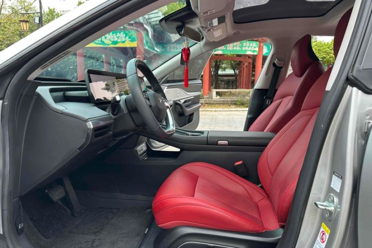 Used XPeng P7 2023 P7i 702 Pro Interior 5