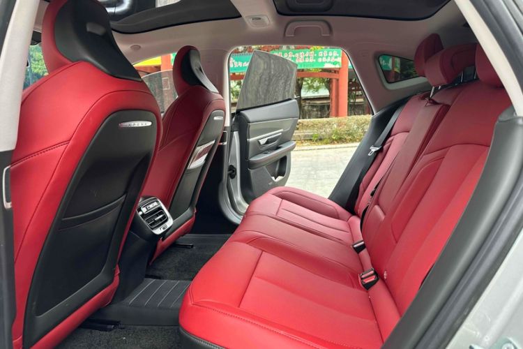 Used XPeng P7 2023 P7i 702 Pro Interior 6