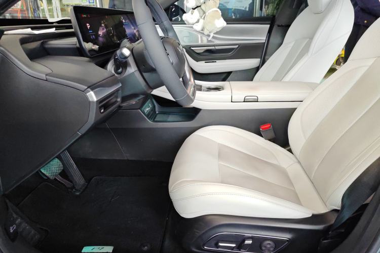 Used XPeng P7 2023 P7i 702 Pro Left Front Seat