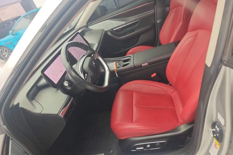 Used XPeng P7 2023 P7i 610 Max Performance Edition Left Front Seat