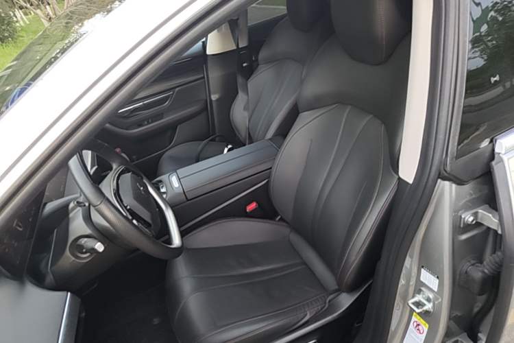 Used XPeng P7 2023 586E Left Front Seat