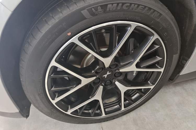 Used XPeng P7 2023 P7i 702 Pro Left Front Wheel Hub