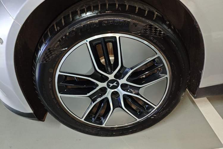 Used XPeng P7 2023 P7i 702 Pro Left Front Wheel Hub