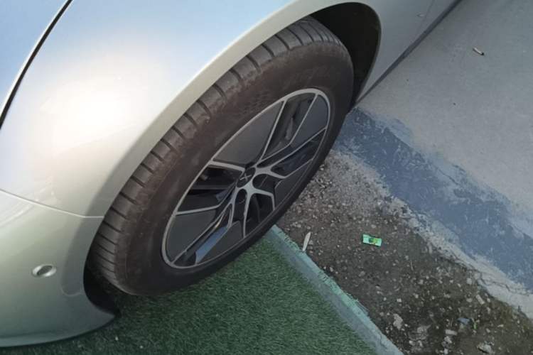 Used XPeng P7 2023 P7i 702 Pro Left Front Wheel Hub
