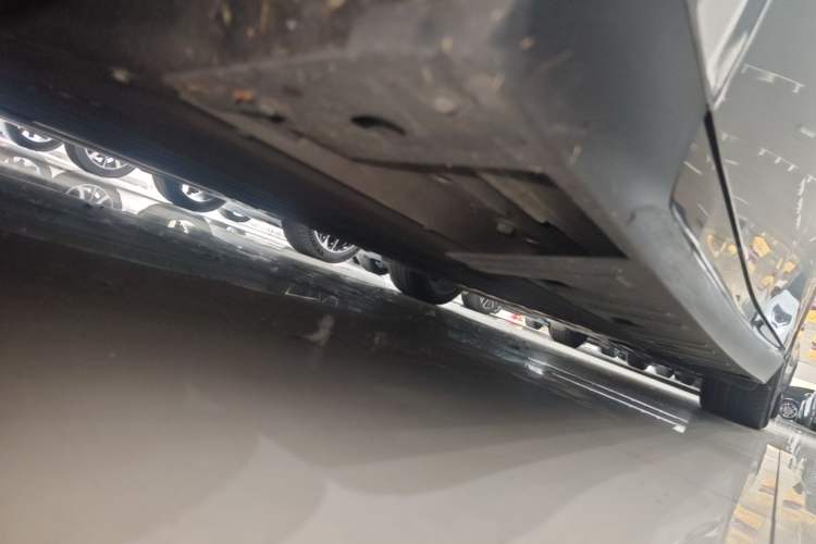 Used XPeng P7 2023 P7i 702 Max Left Side Sill
