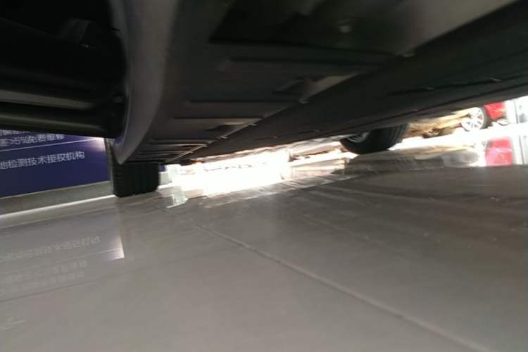 Used XPeng P7 2023 586E Left Side Sill