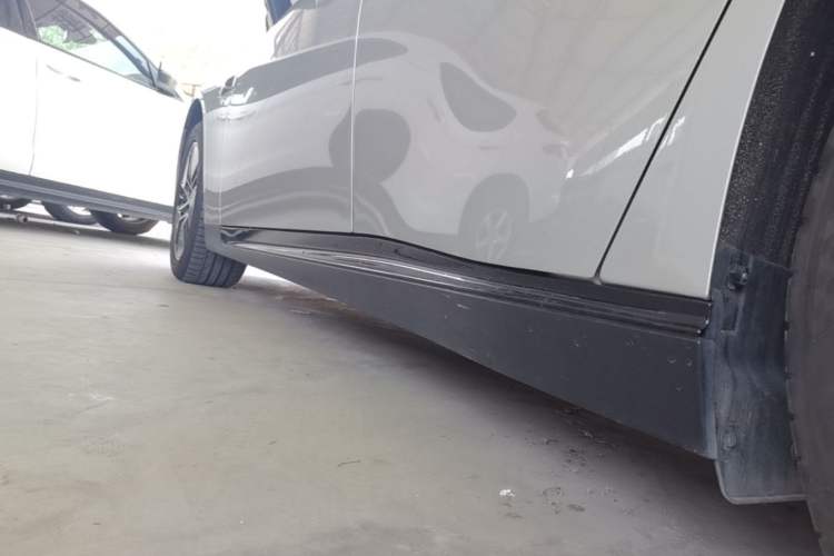 Used XPeng P7 2023 P7i 702 Max Left Side Sill
