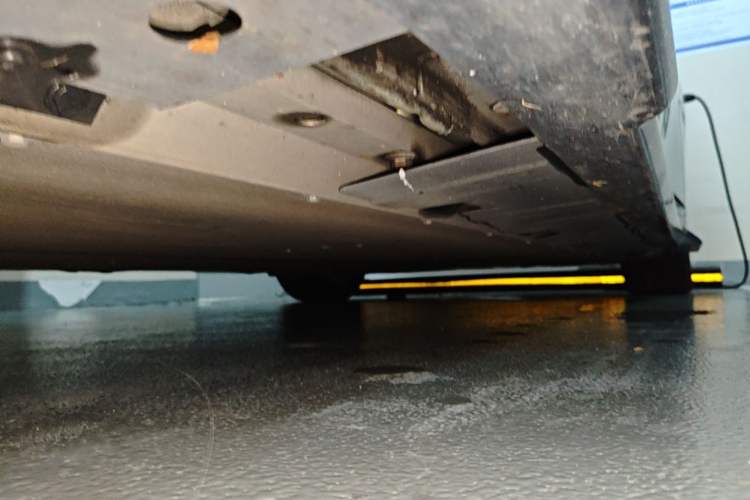 Used XPeng P7 2023 P7i 702 Pro Left Side Sill