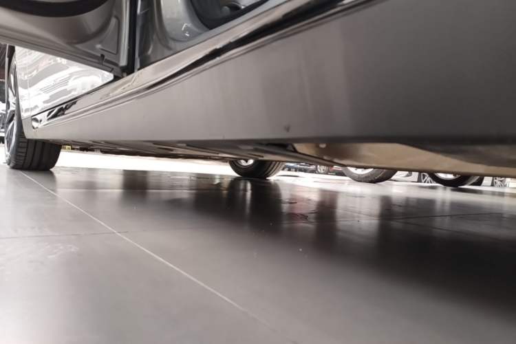 Used XPeng P7 2023 P7i 702 Pro Left Side Sill