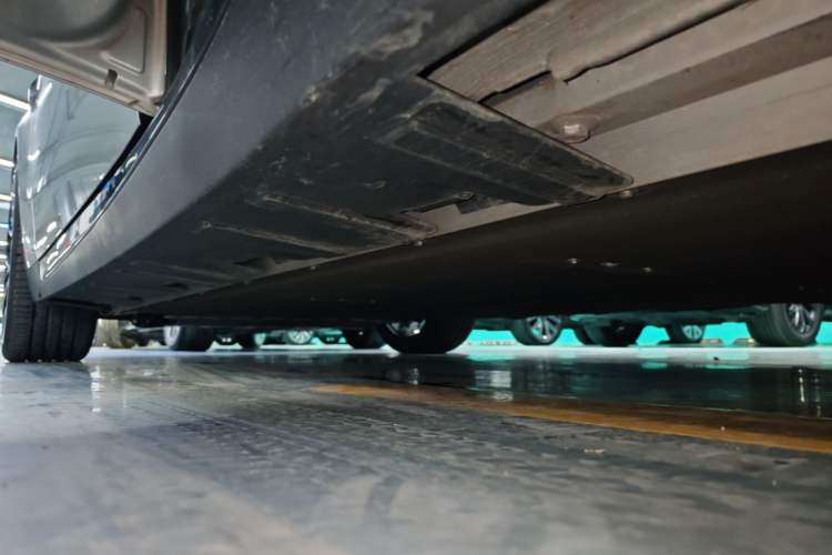 Used XPeng P7 2023 P7i 702 Max Left Side Sill