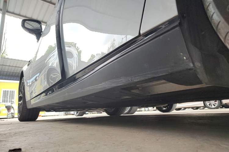 Used XPeng P7 2023 P7i 702 Max Left Side Sill