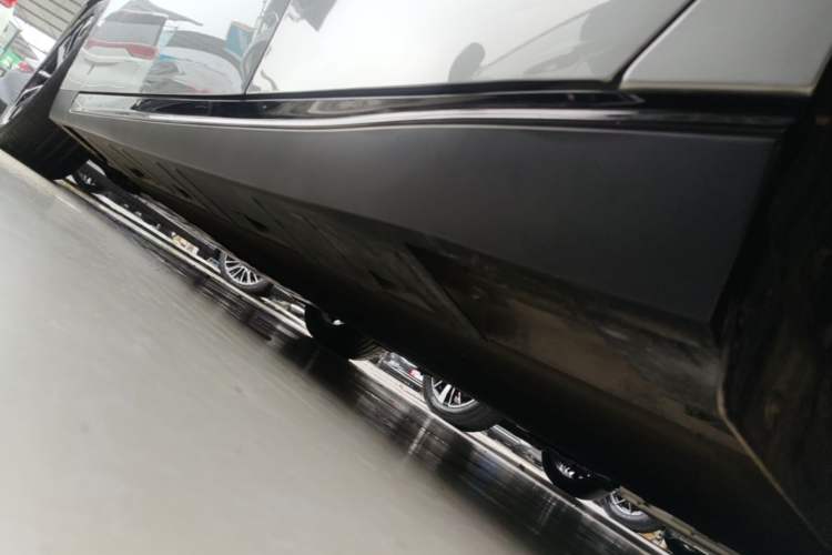 Used XPeng P7 2023 586E Left Side Sill