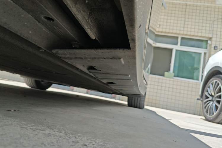 Used XPeng P7 2023 P7i 702 Max Left Side Sill