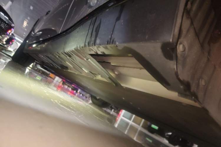 Used XPeng P7 2023 586E Left Side Sill