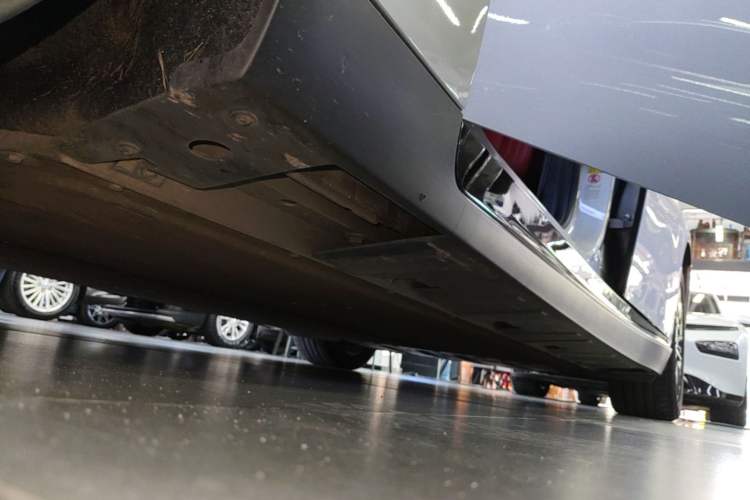 Used XPeng P7 2023 P7i 702 Pro Left Side Sill