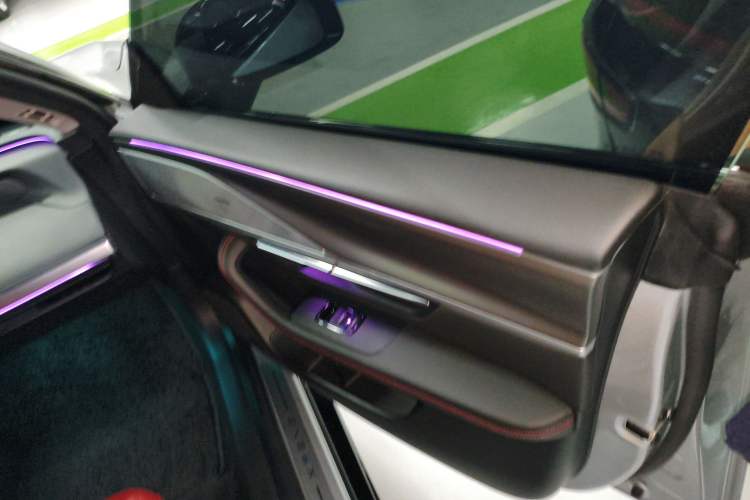 Used XPeng P7 2023 P7i 610 Max Performance Edition Right Front Door Interior
