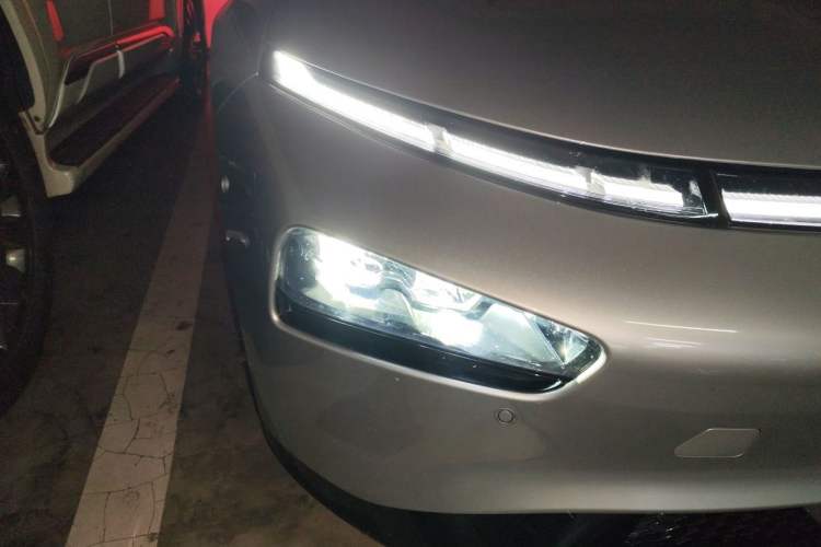 Used XPeng P7 2023 586E Right Front Headlight
