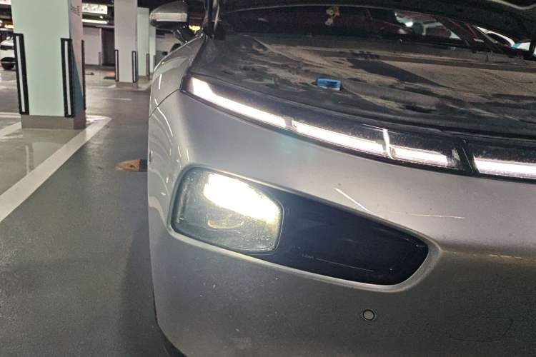 Used XPeng P7 2023 P7i 610 Max Performance Edition Right Front Headlight