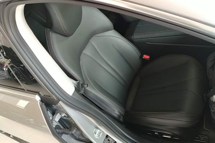Used XPeng P7 2023 586E Right Front Seat