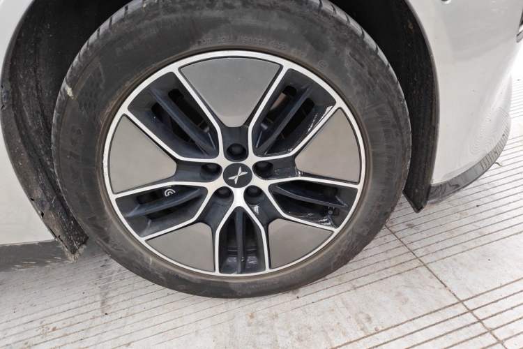 Used XPeng P7 2023 P7i 702 Max Right Front Wheel Hub