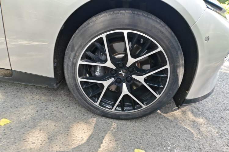 Used XPeng P7 2023 P7i 702 Pro Right Front Wheel Hub