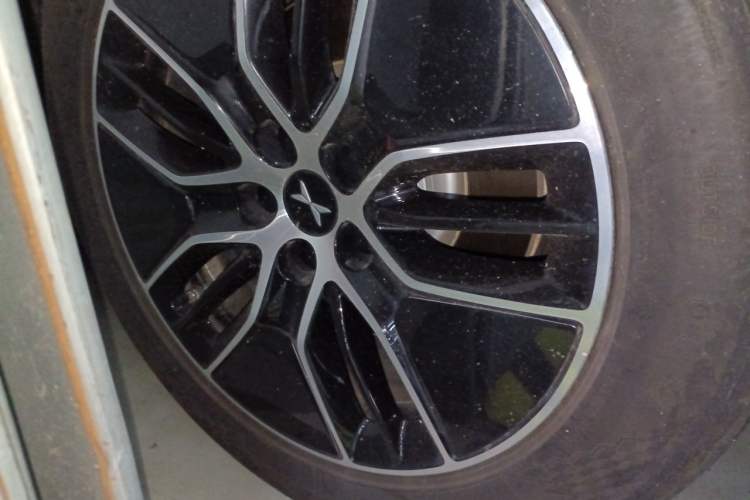 Used XPeng P7 2023 P7i 702 Pro Right Front Wheel Hub