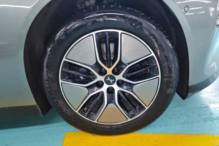 Used XPeng P7 2023 P7i 702 Pro Right Front Wheel Hub