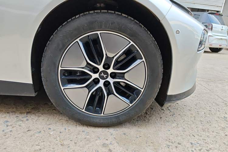 Used XPeng P7 2023 P7i 702 Max Right Front Wheel Hub
