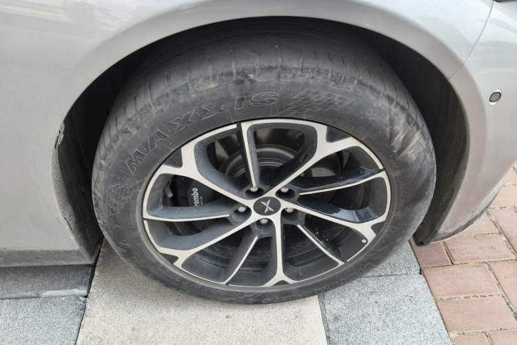 Used XPeng P7 2023 586E Right Front Wheel Hub
